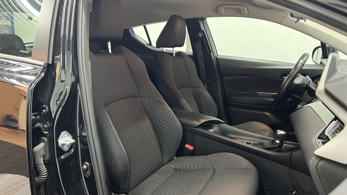 Toyota C-HR — 11