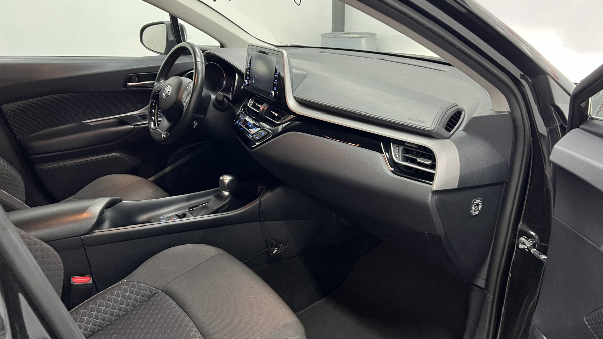 Toyota C-HR — 10