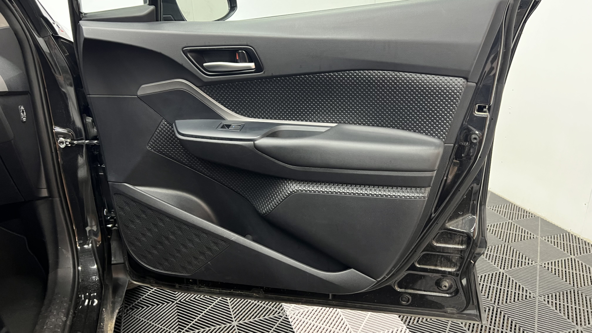 Toyota C-HR — 12