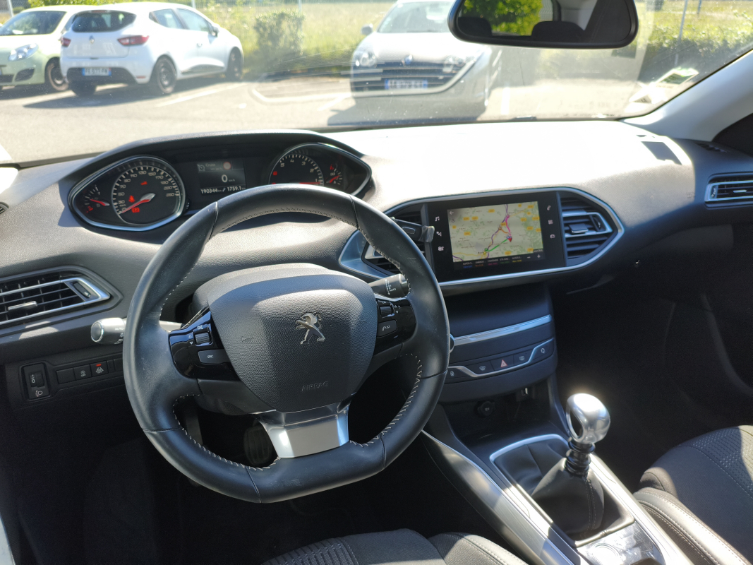 Peugeot 308 — 12
