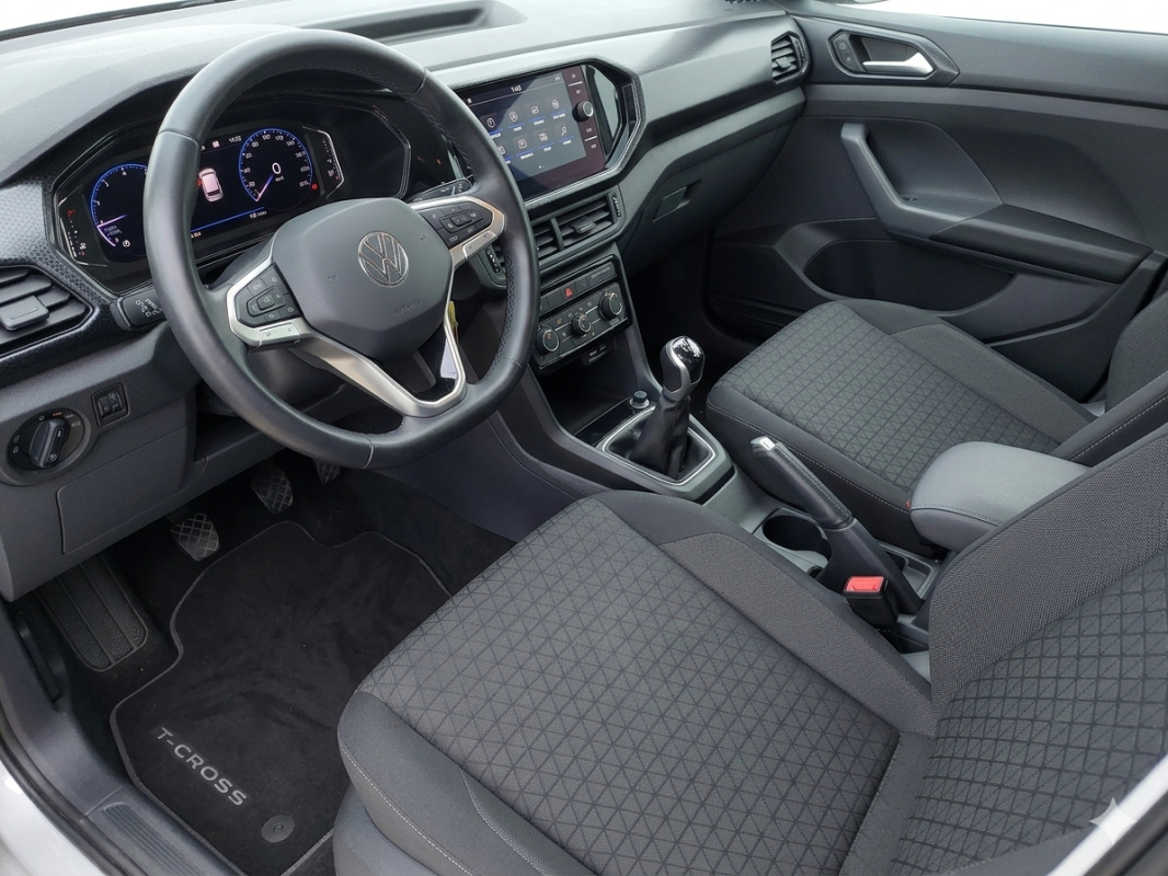 Volkswagen T-Cross — 10