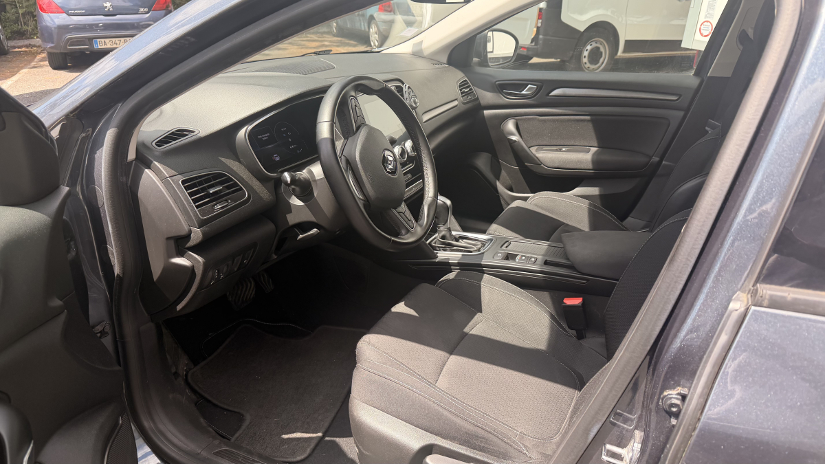 Renault Megane — 8