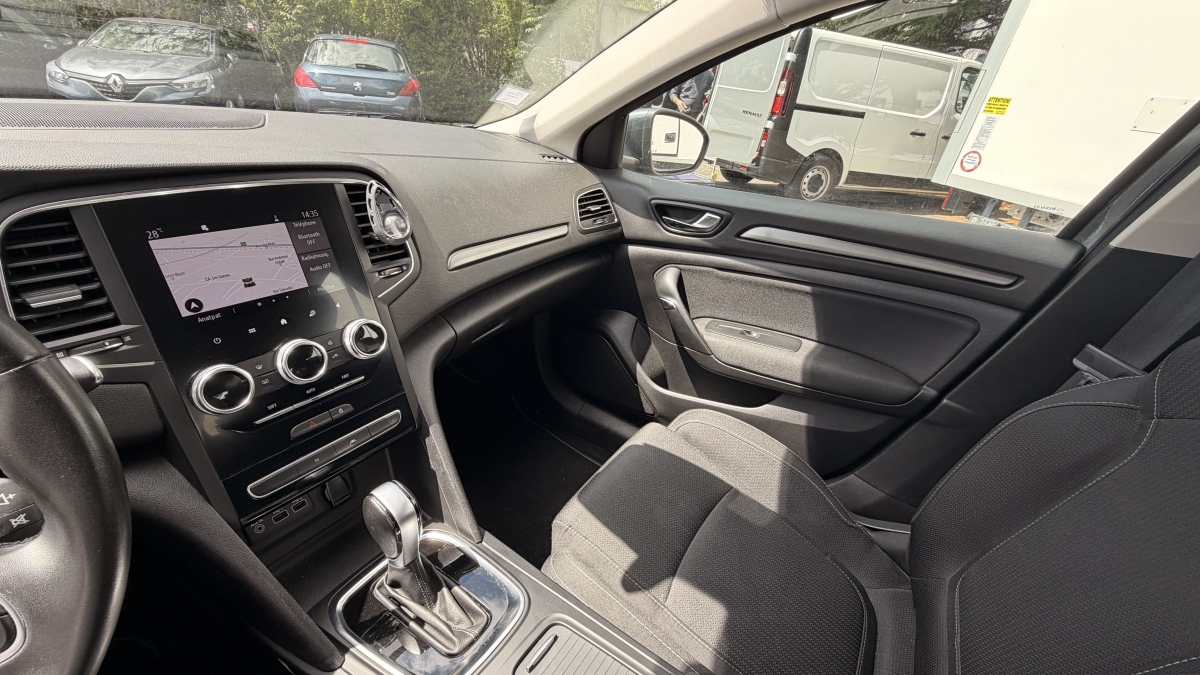 Renault Megane — 9