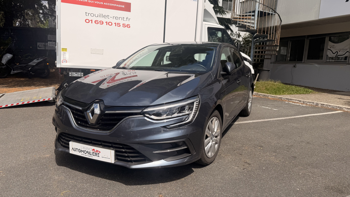 Renault Megane — 3