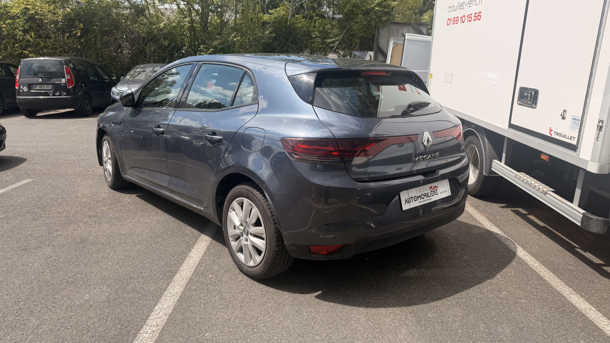 Renault Megane — 5
