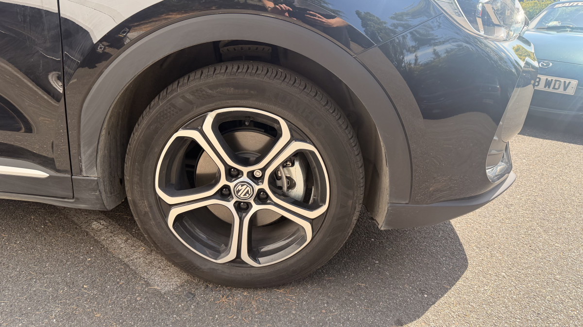 MG ZS — 22