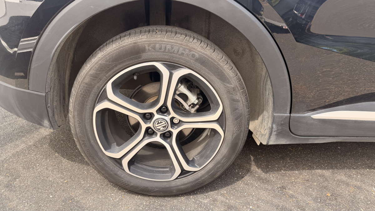 MG ZS — 25