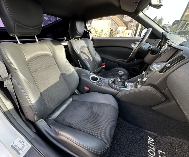 Nissan 370 Z — 8