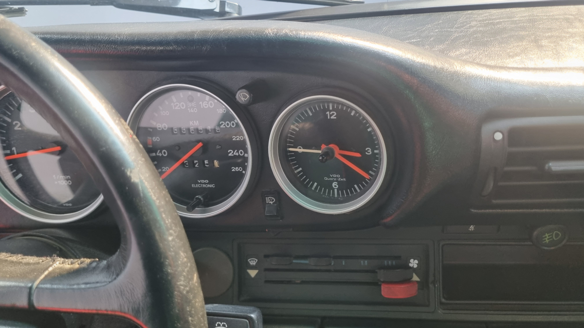 Porsche 911 — 24