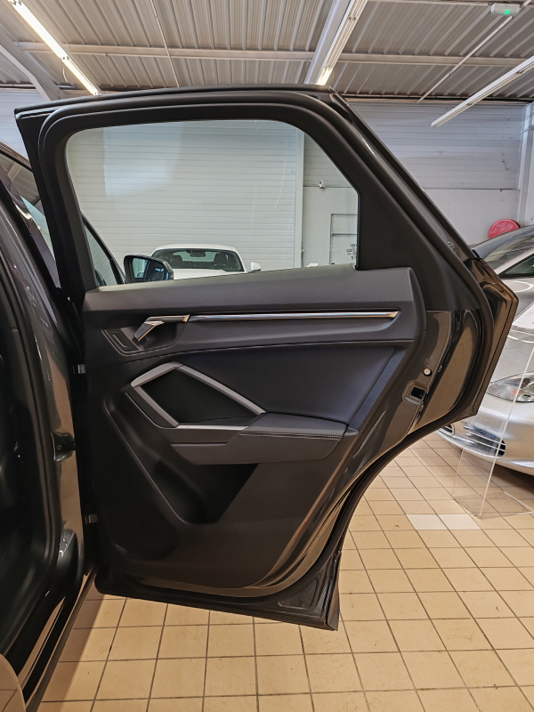 Audi Q3 — 32
