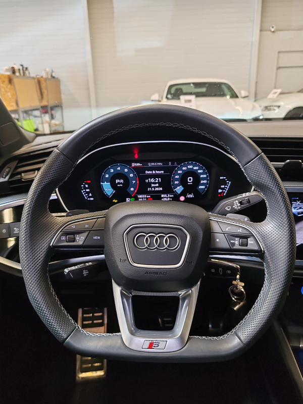 Audi Q3 — 15