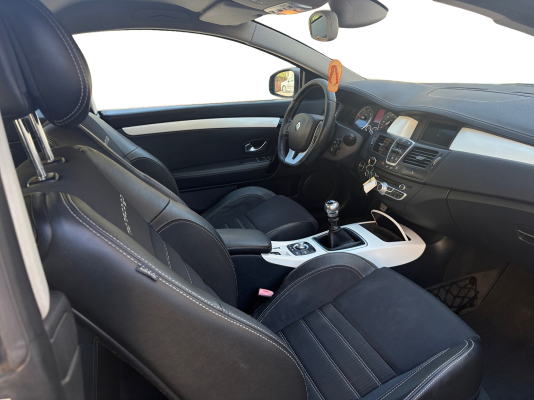 Renault Laguna Coupé — 17