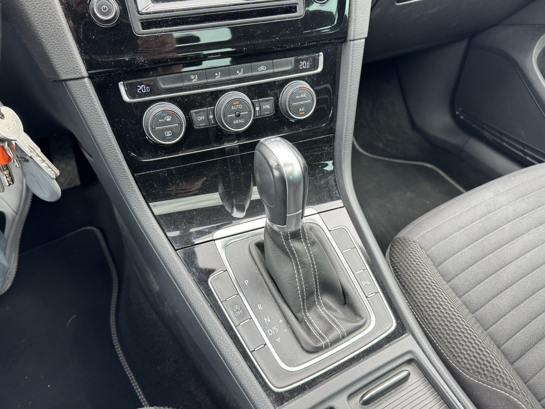 Volkswagen Golf — 8