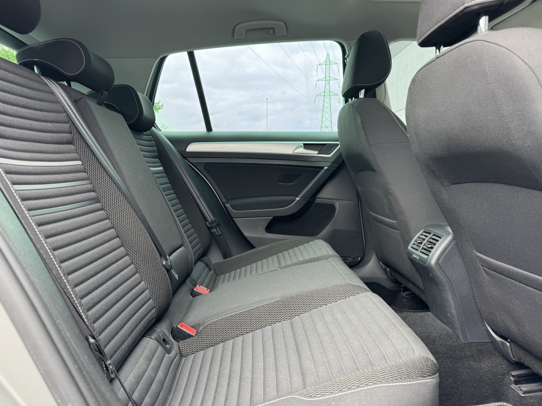 Volkswagen Golf — 10
