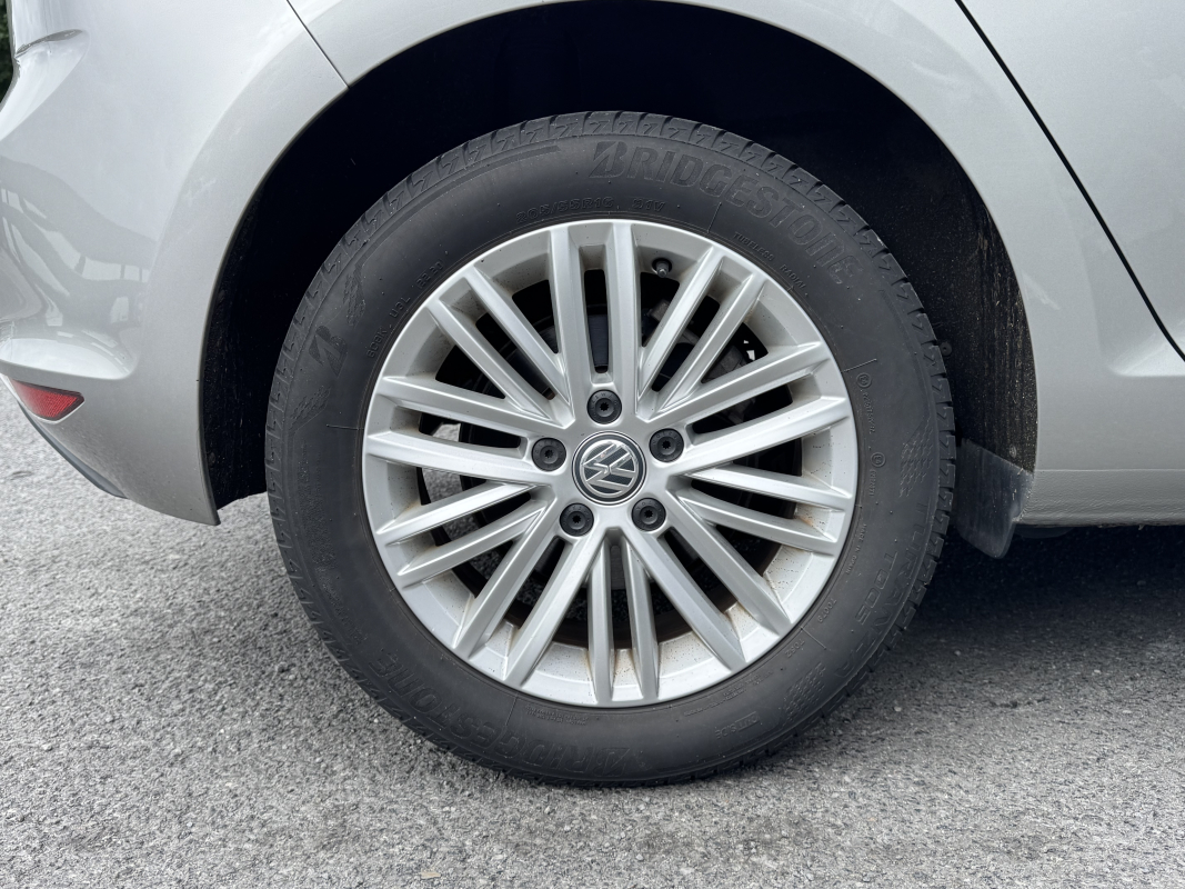Volkswagen Golf — 12