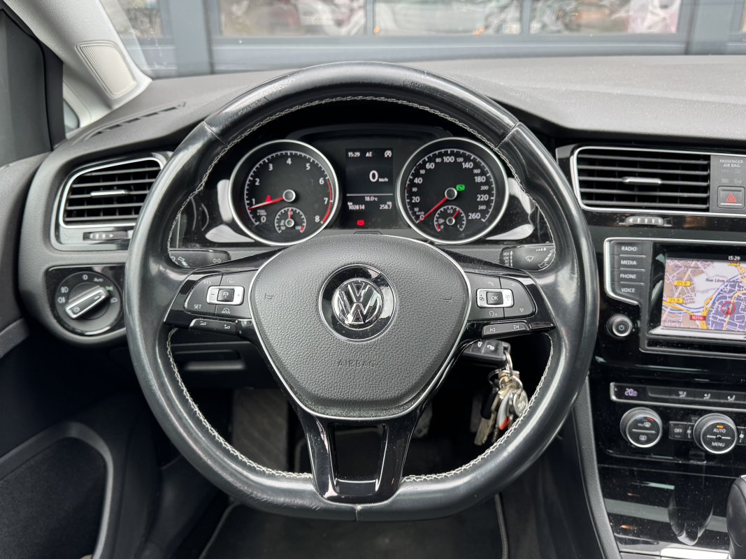 Volkswagen Golf — 16