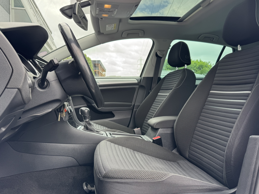 Volkswagen Golf — 17