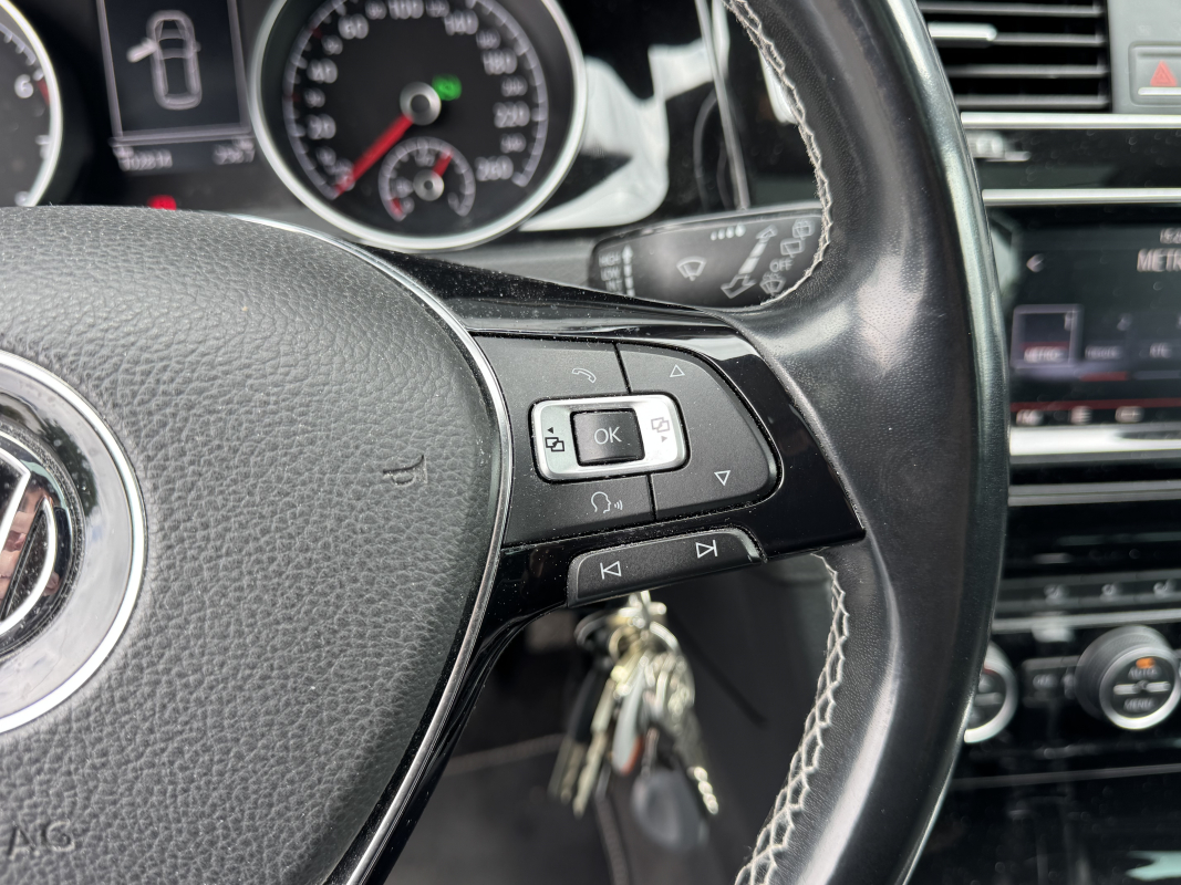Volkswagen Golf — 21