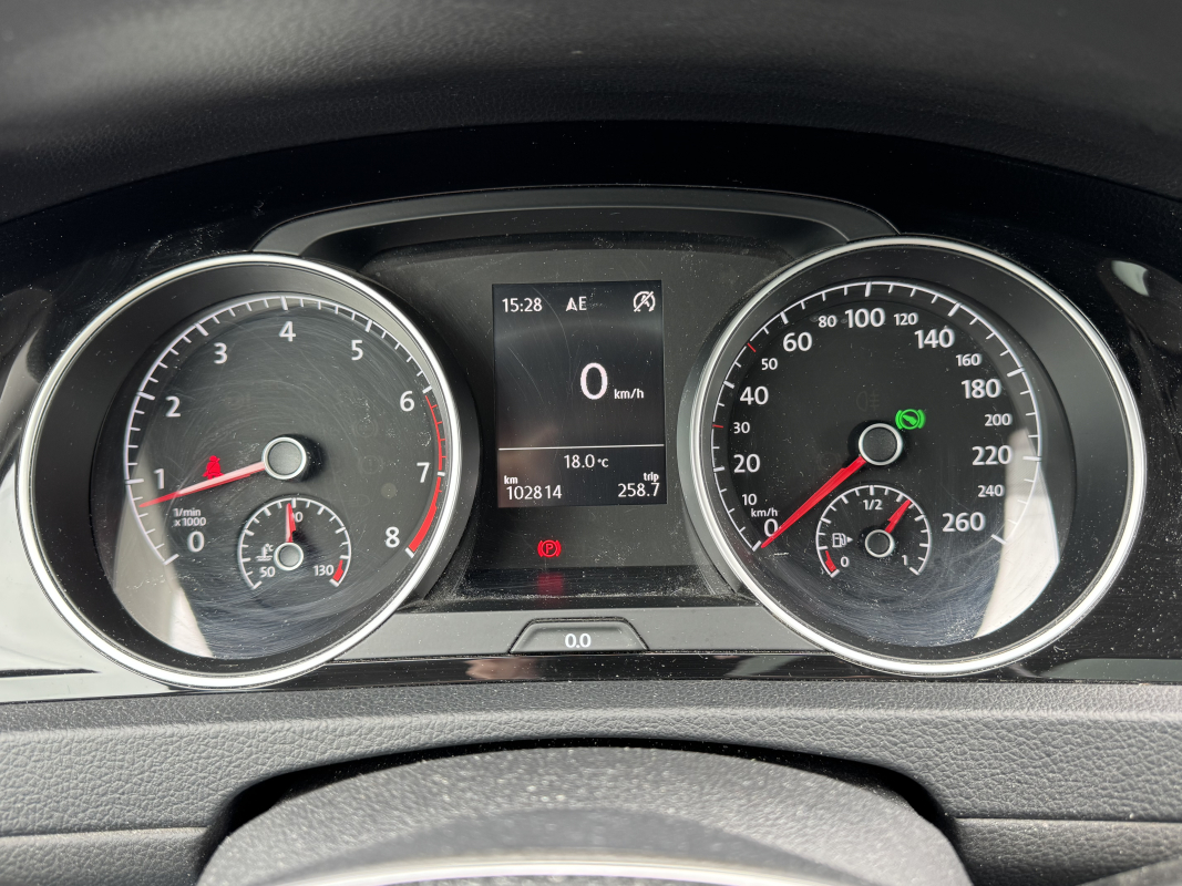 Volkswagen Golf — 22