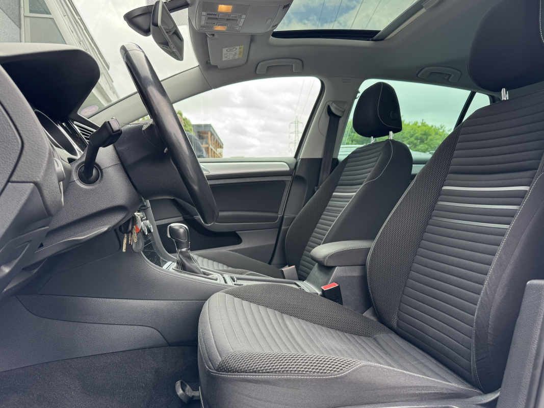 Volkswagen Golf — 25
