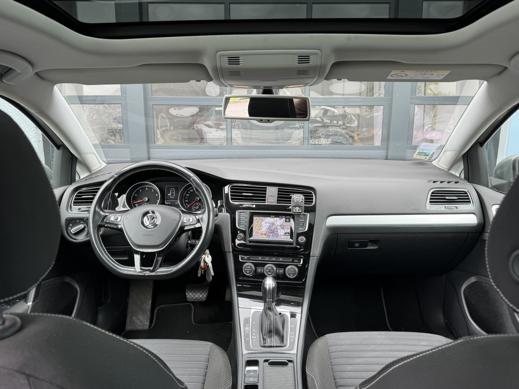 Volkswagen Golf — 29