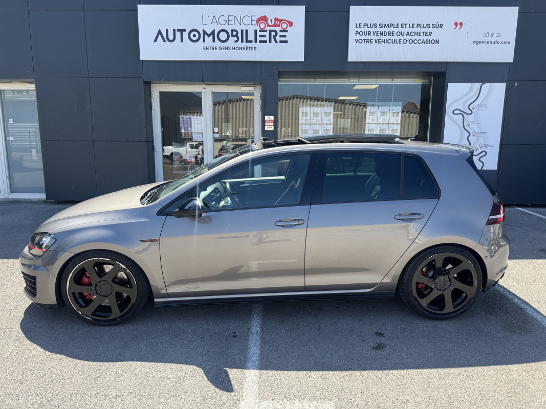 Volkswagen Golf — 4