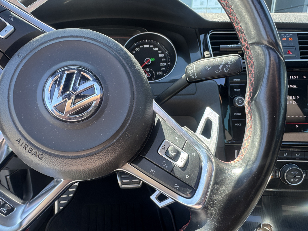 Volkswagen Golf — 11