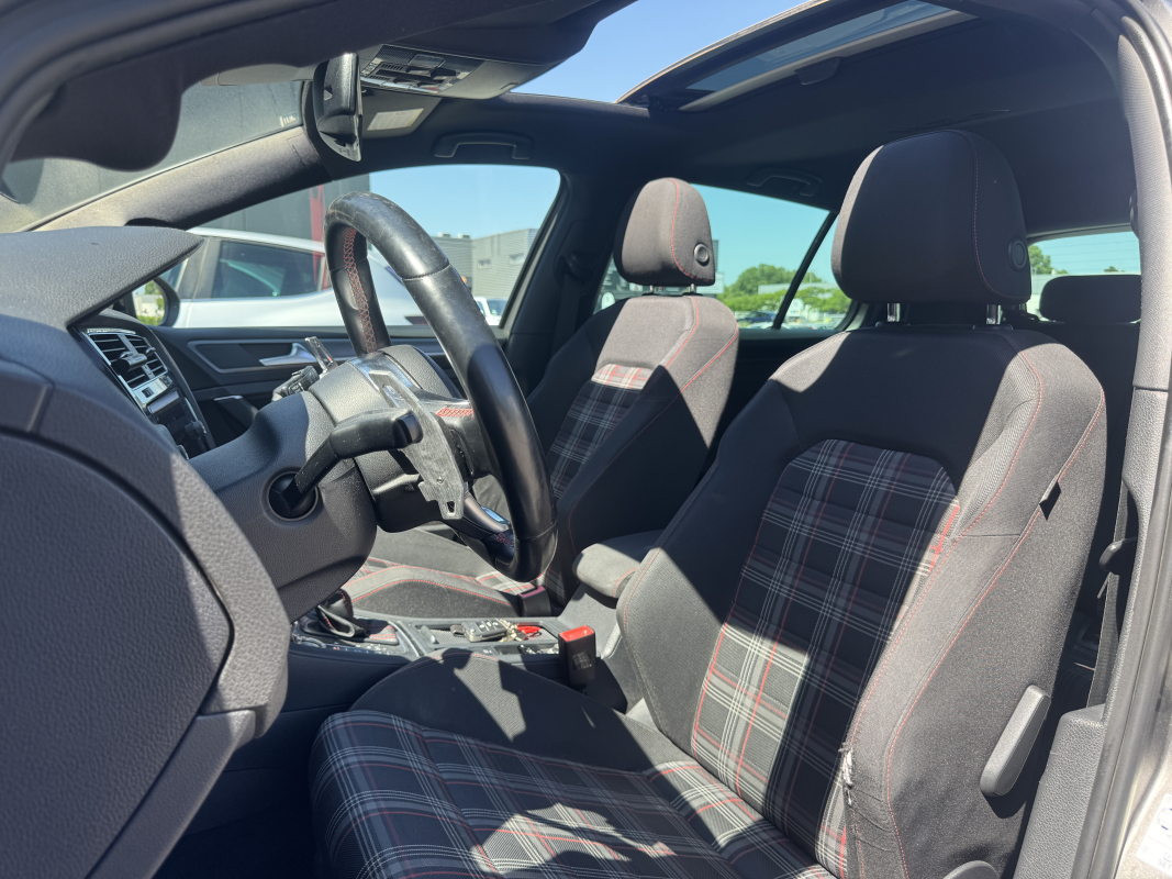 Volkswagen Golf — 15