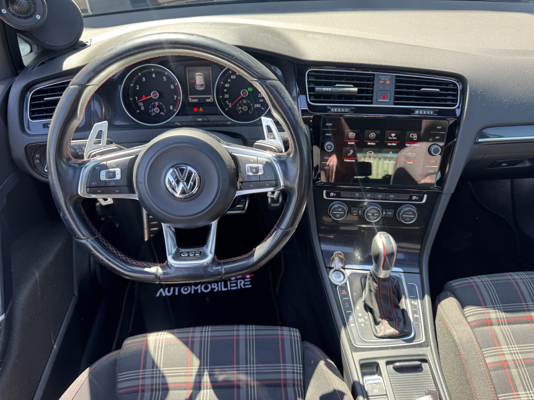Volkswagen Golf — 9
