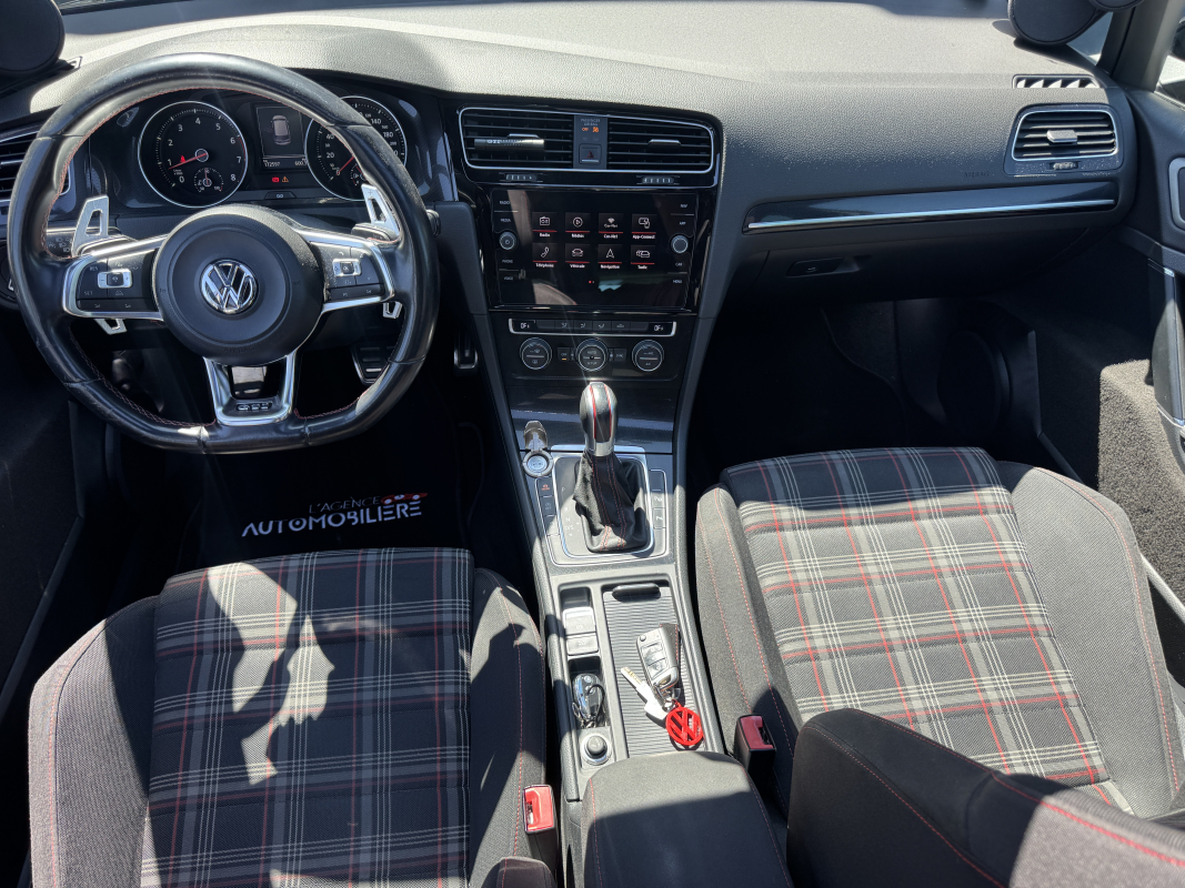 Volkswagen Golf — 8