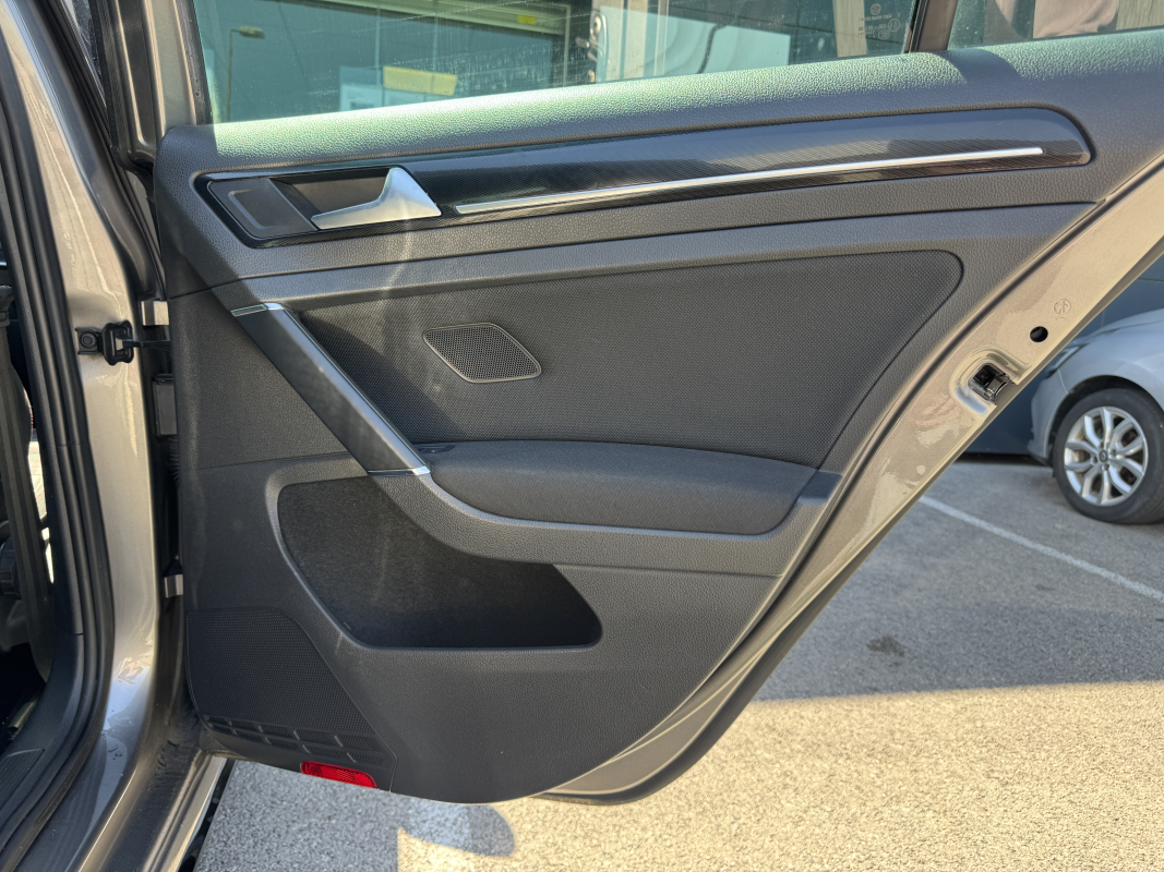 Volkswagen Golf — 20