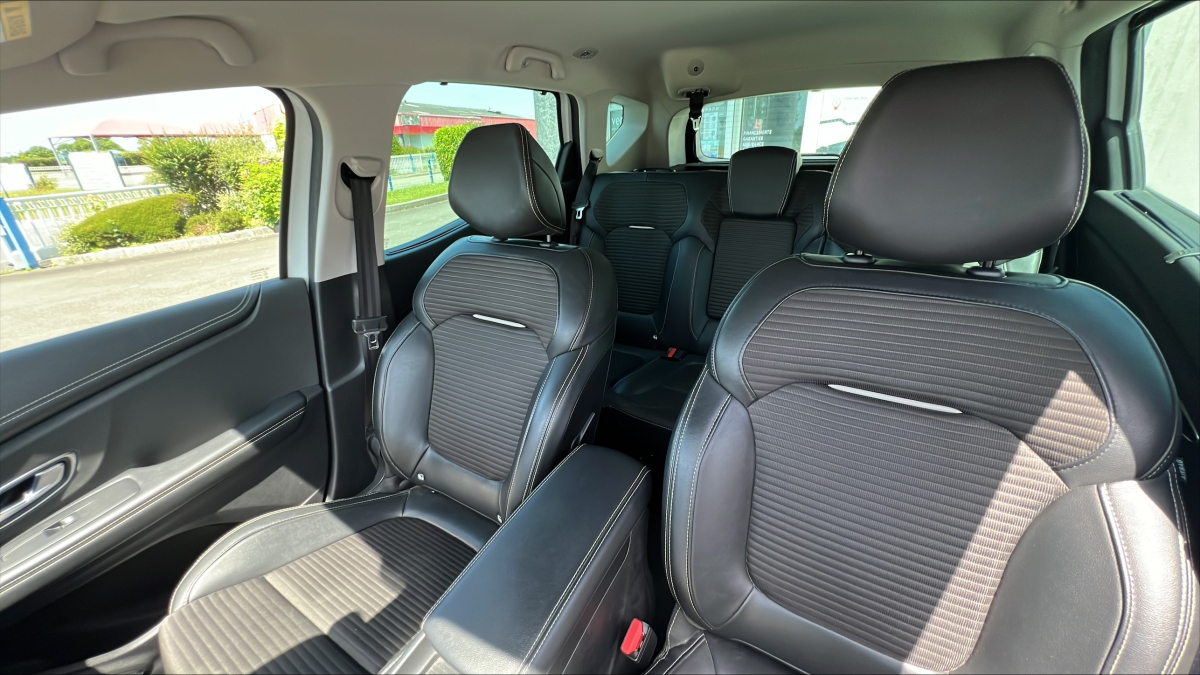 Renault Scenic — 16