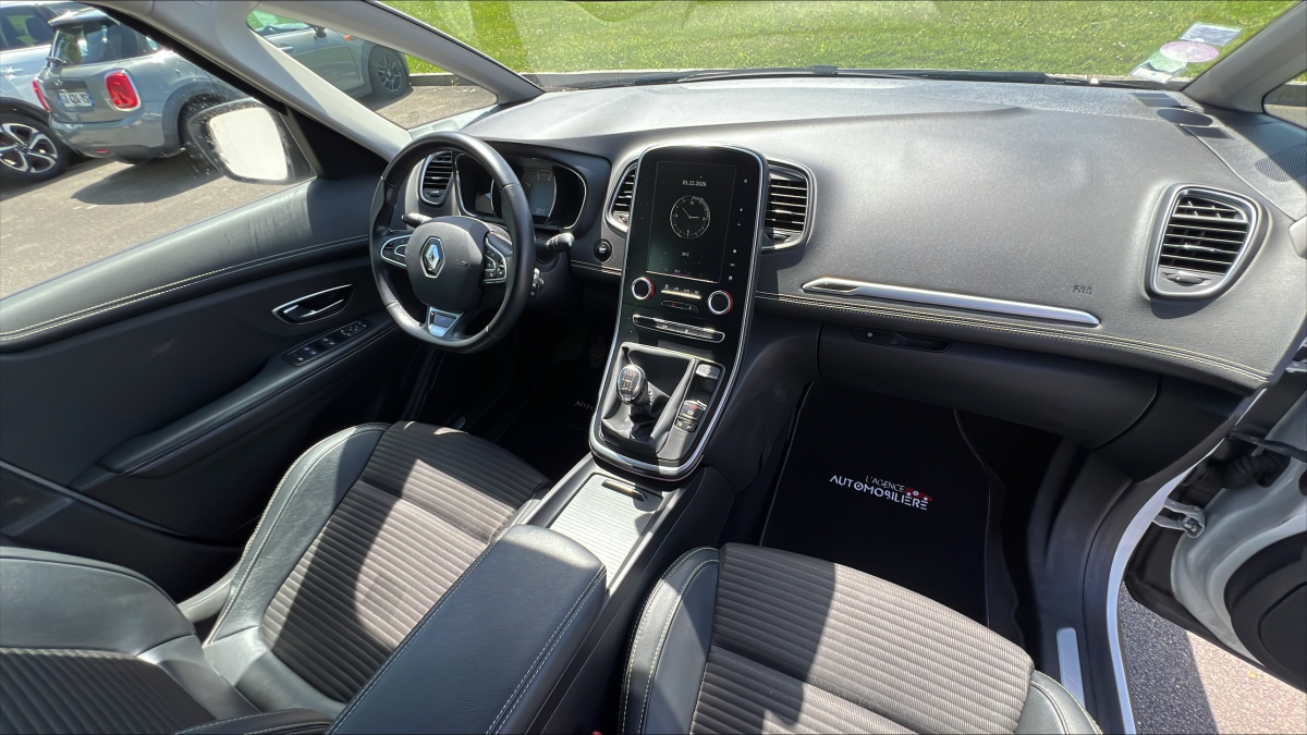Renault Scenic — 18