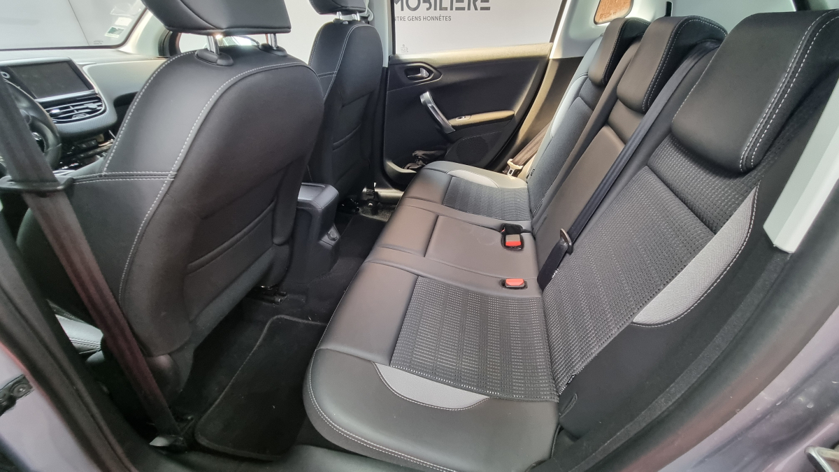 Peugeot 2008 — 17