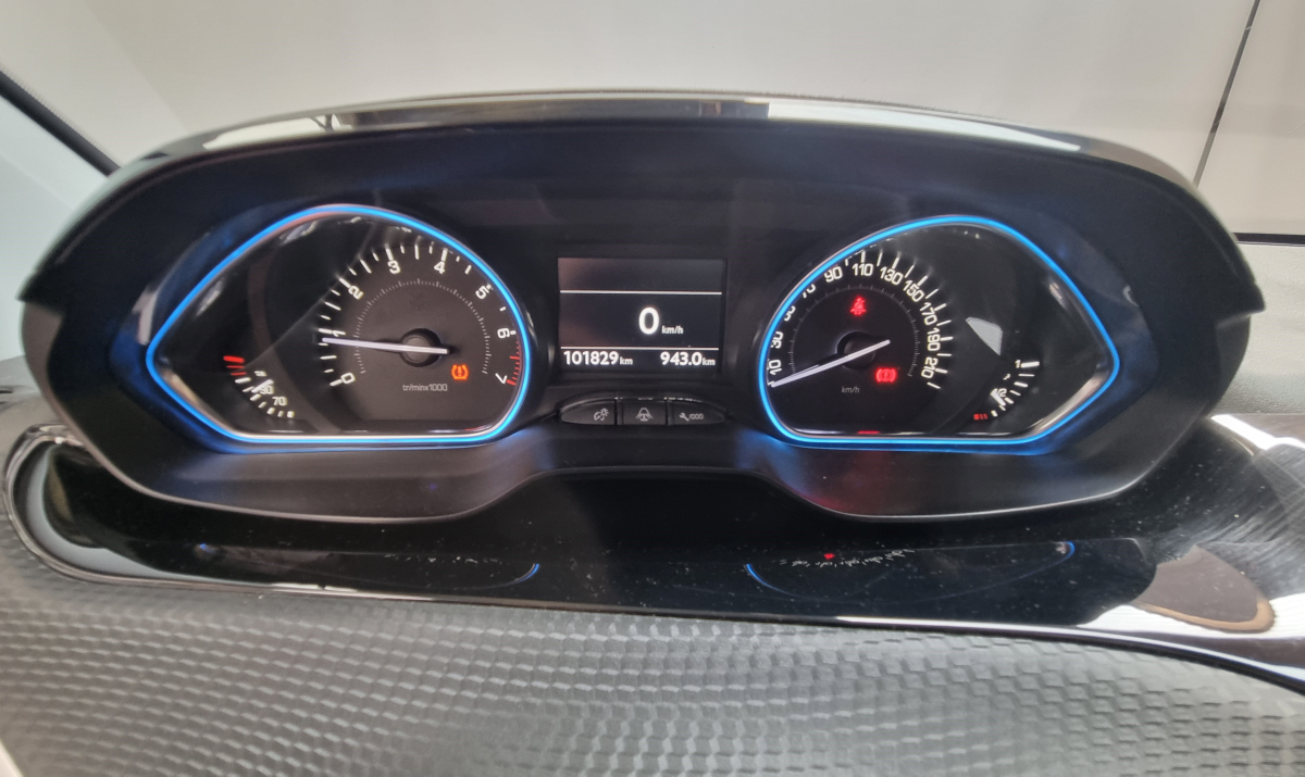 Peugeot 2008 — 21