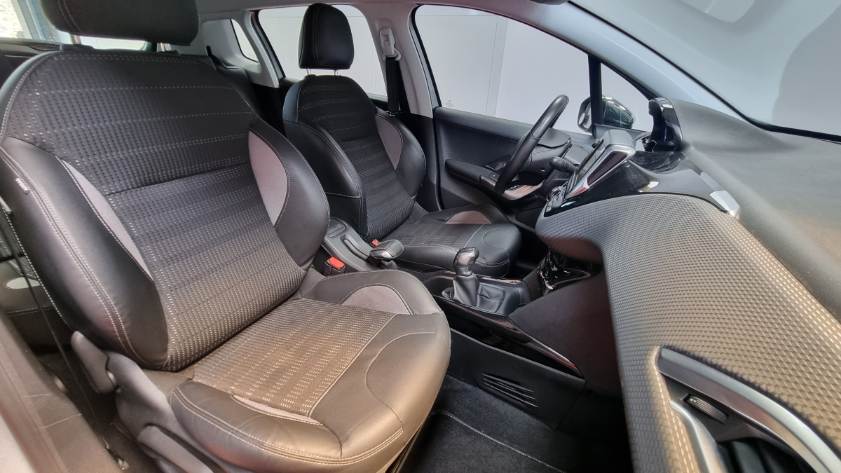Peugeot 2008 — 16