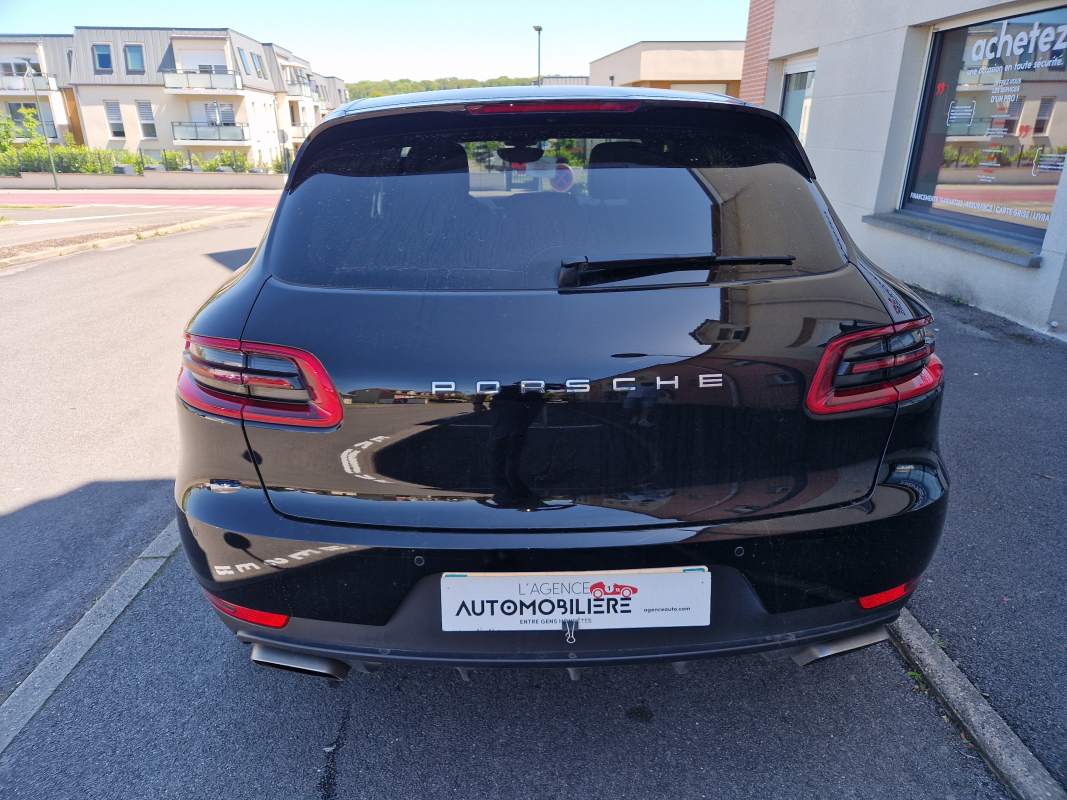 Porsche Macan — 4
