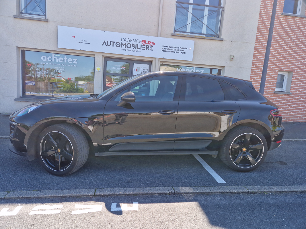Porsche Macan — 2