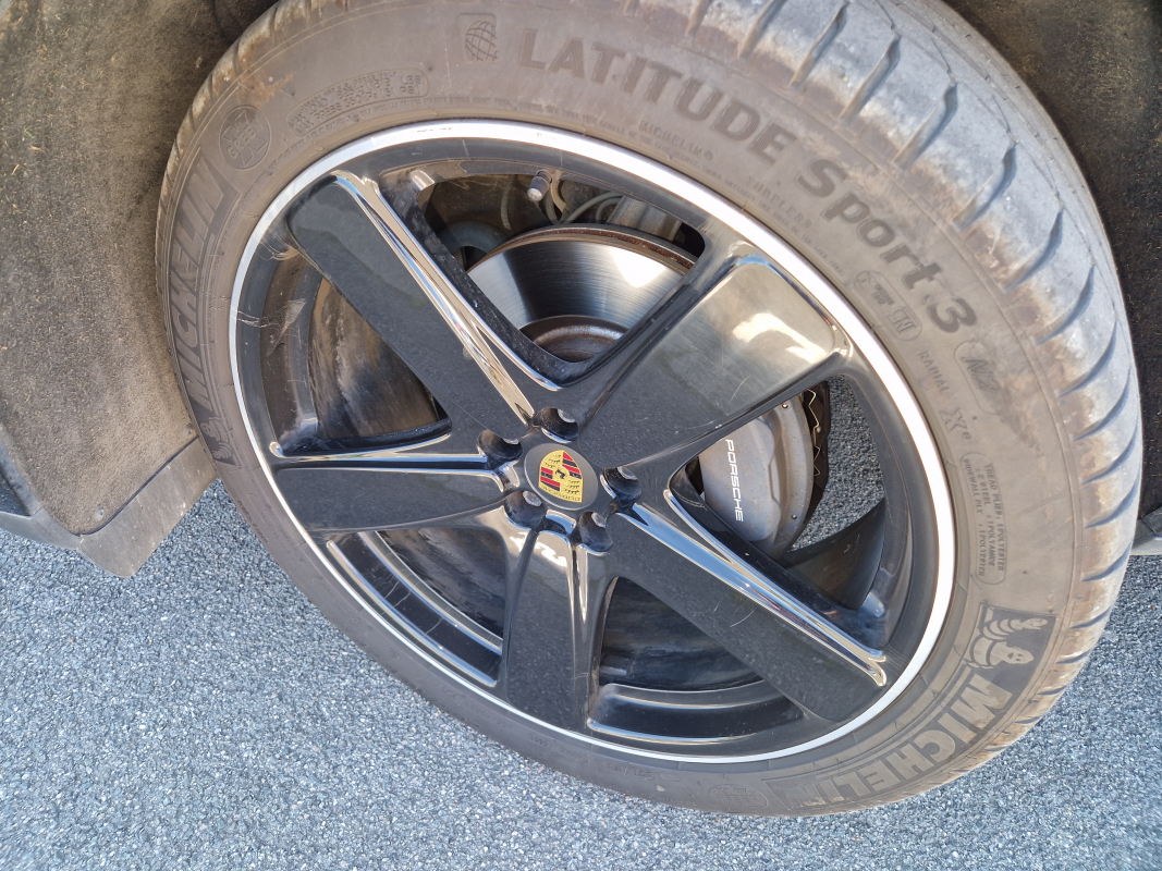 Porsche Macan — 37