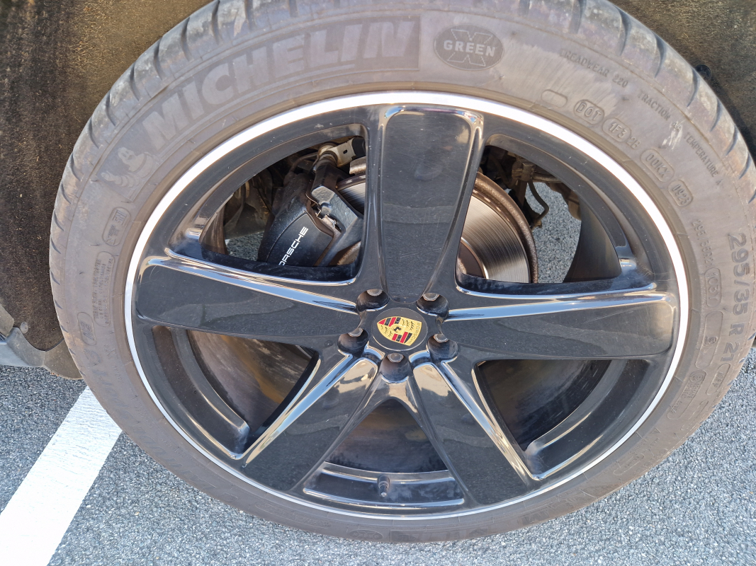 Porsche Macan — 38