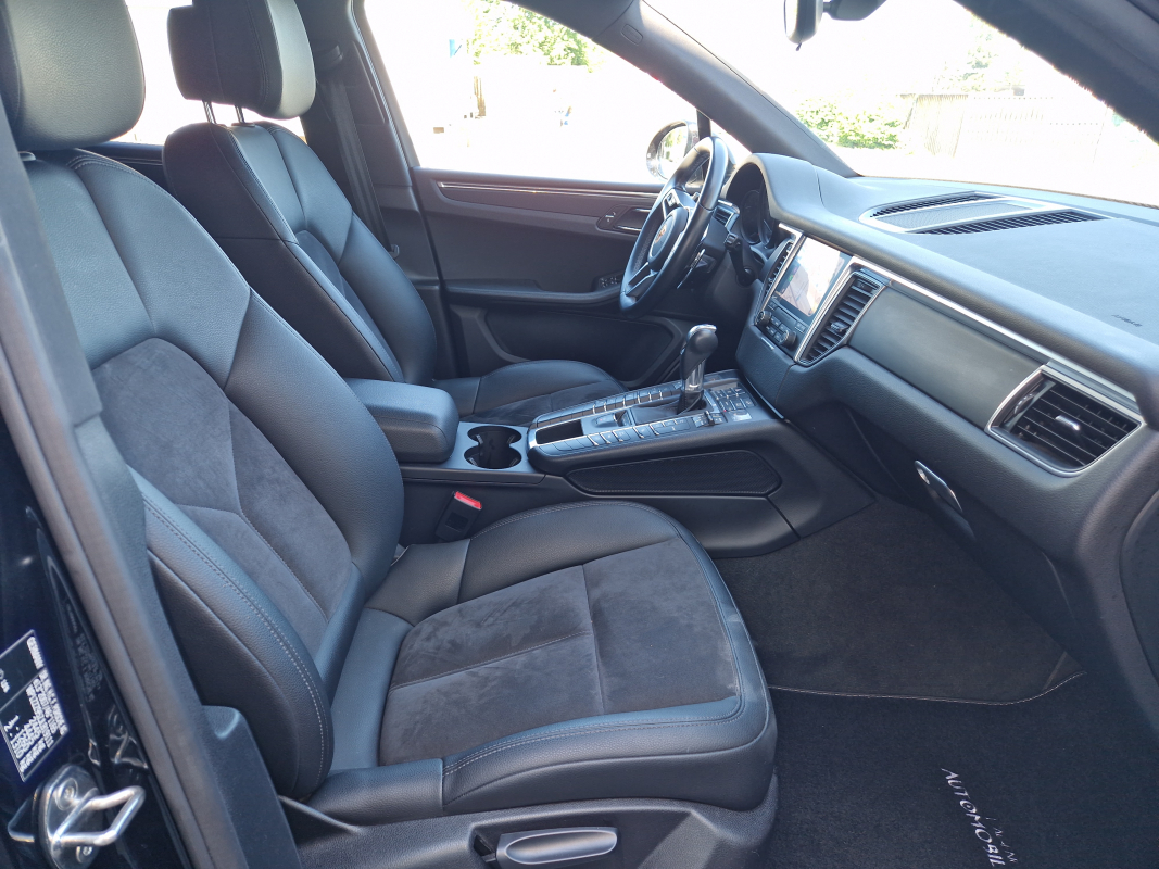 Porsche Macan — 25