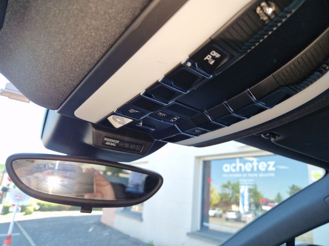 Porsche Macan — 32