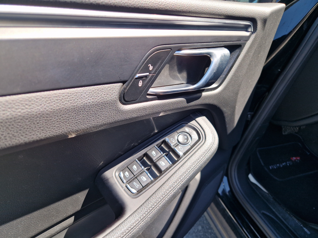Porsche Macan — 34