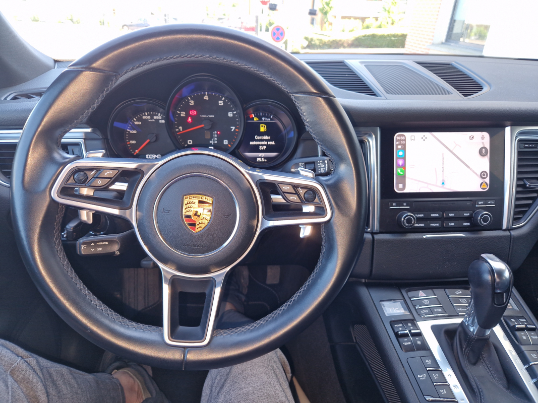 Porsche Macan — 9