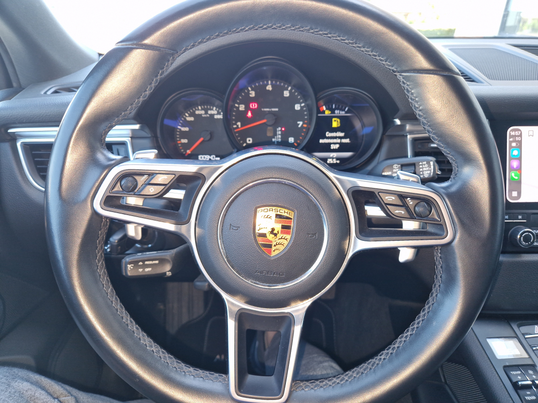 Porsche Macan — 12
