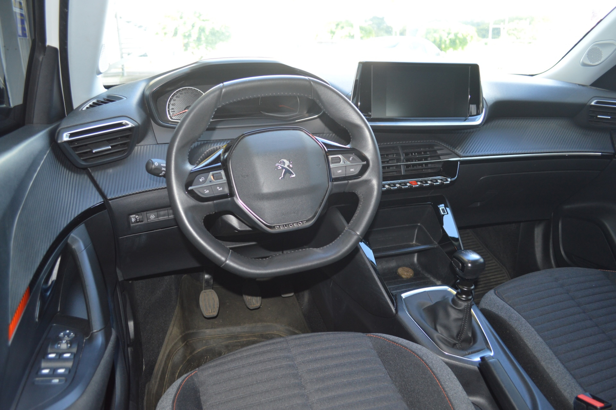 Peugeot 2008 — 10