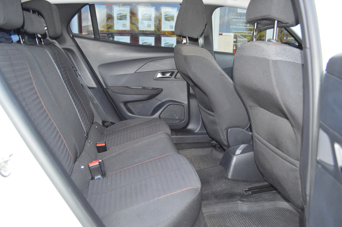 Peugeot 2008 — 11