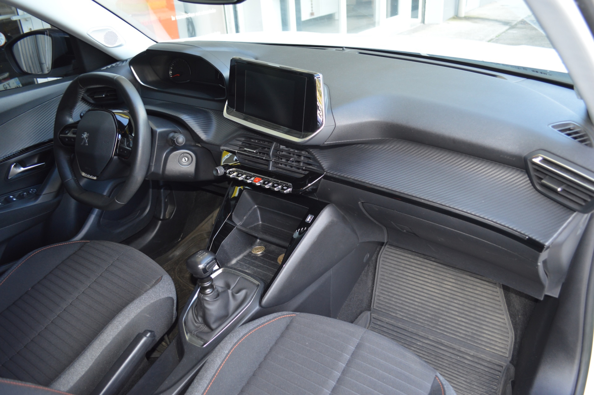 Peugeot 2008 — 12