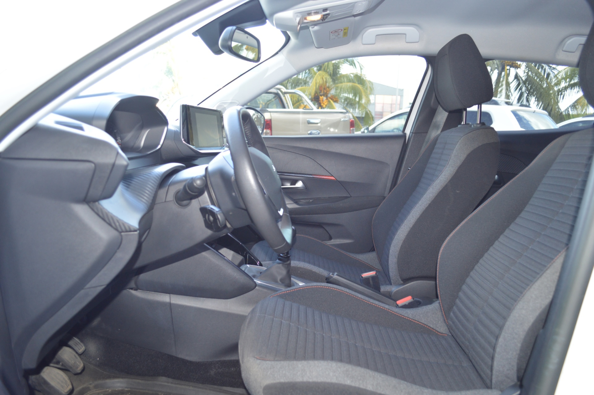 Peugeot 2008 — 13