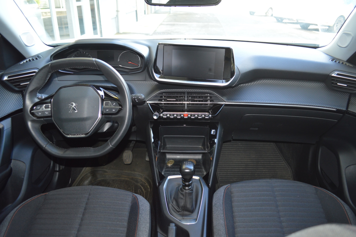 Peugeot 2008 — 16